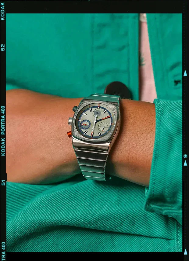 Retro Edge Timepiece