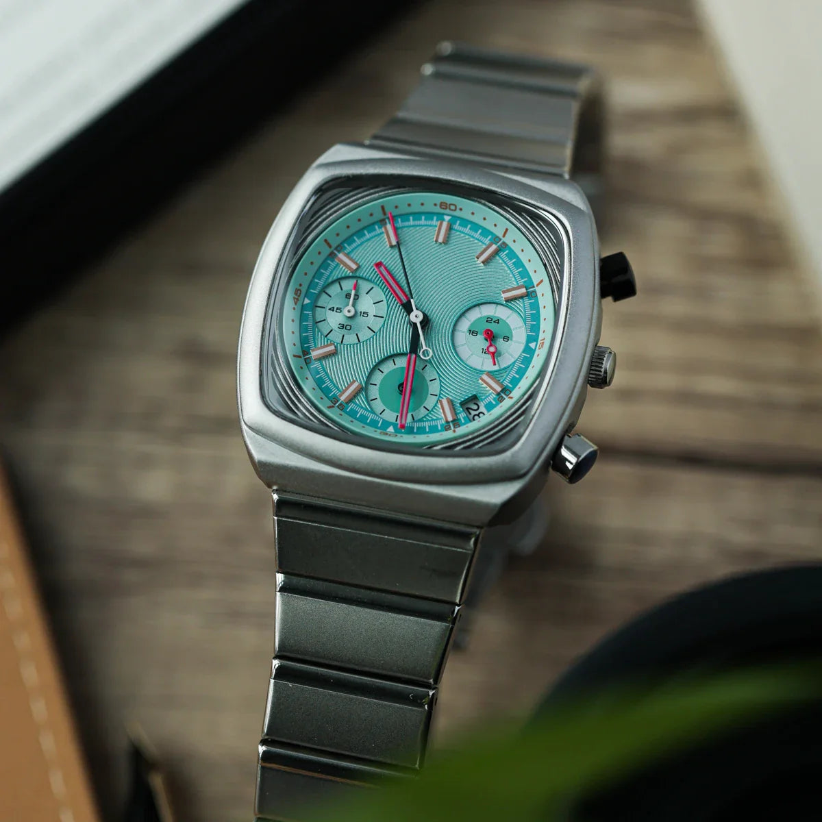 Retro Edge Timepiece